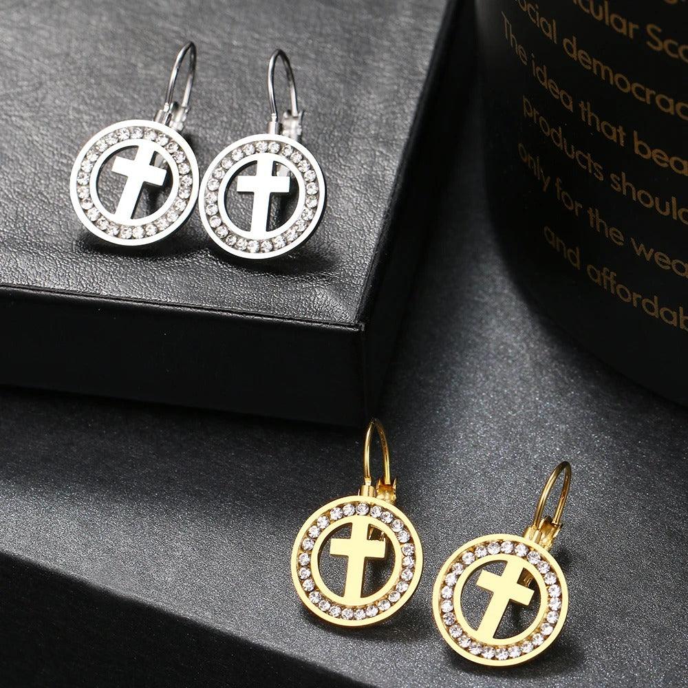 boucle d'oreille tendance croix